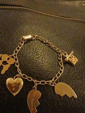 Vintage Gold Tone Heart & Charm Bracelet - Women Jewelry